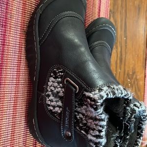 6 m JBU Darcie boots NWOT